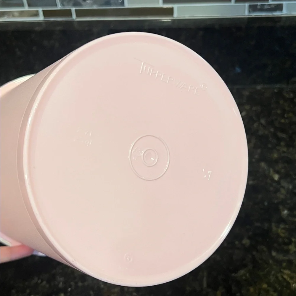 Tupperware (1) Pink Pastel Canister - Light Pink 7.5x6.65